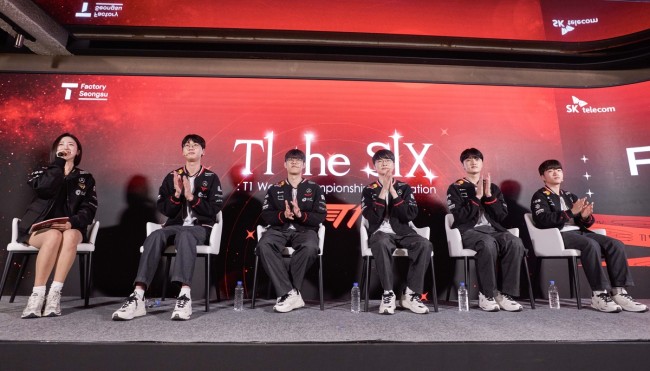 SKT, T팩토리서 T1 우승 기념 팬 미팅 성료