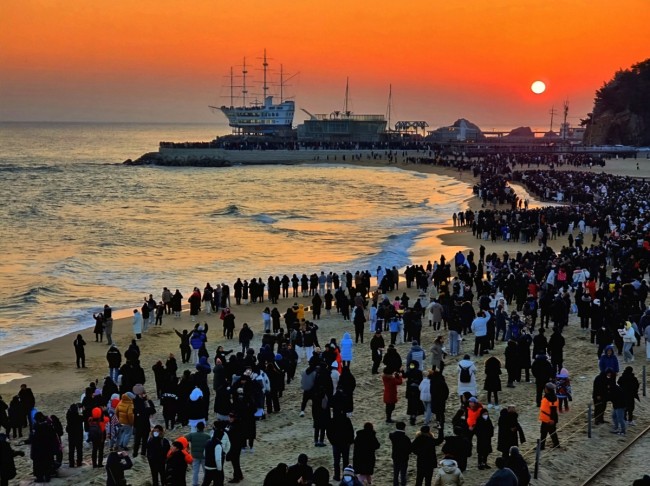 멈추지 않은 시간의 울림, 2026년 시작은 '강릉 정동진'에서