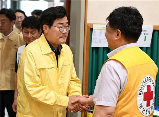 박찬대 인천시장, 쿠팡 물류센터 화재 현장 방문…